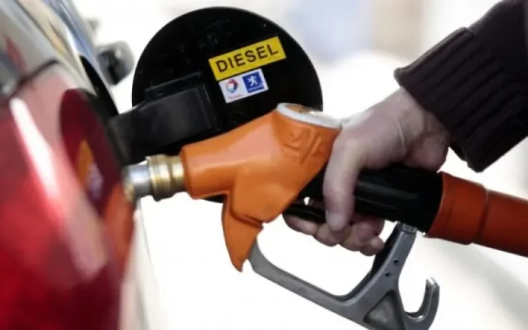 Diesel fica praticamente estável nos postos na 2ª quinzena de fevereiro, diz Ticket Log