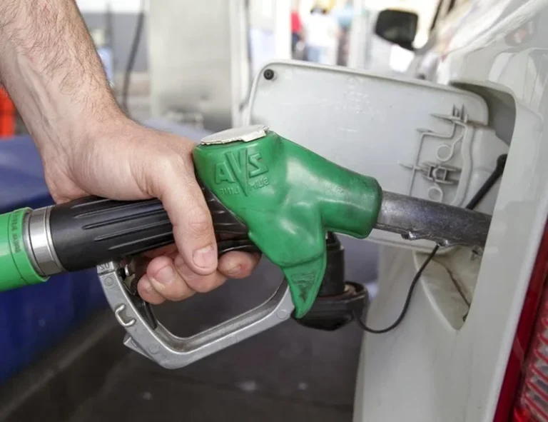 35% de etanol na gasolina: como isso afeta consumo e manutenção do carro?