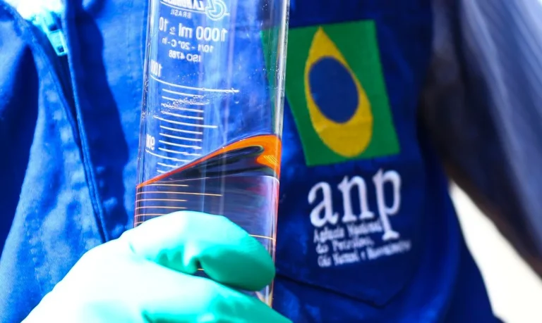 ANP e Procon-RJ fiscalizam comércio de lubrificantes no Rio de Janeiro