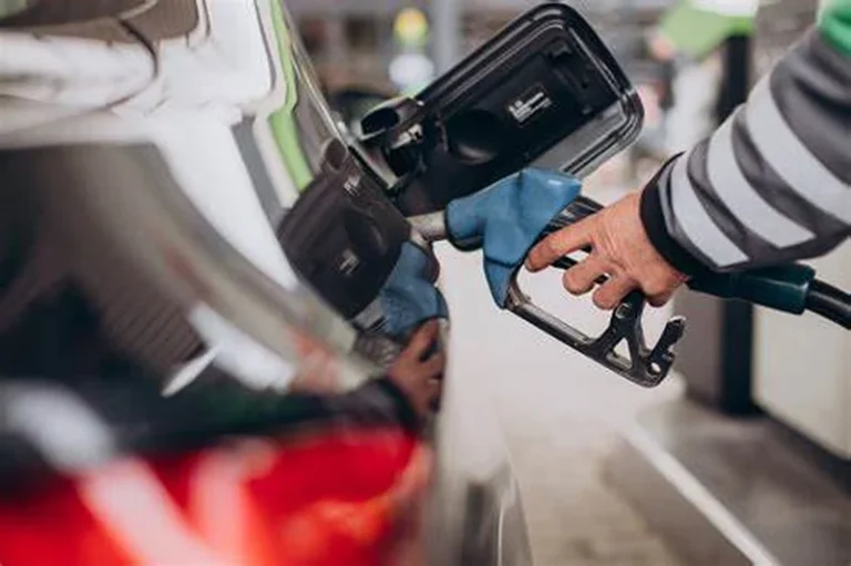 Veja os 10 estados com a gasolina mais barata do Brasil