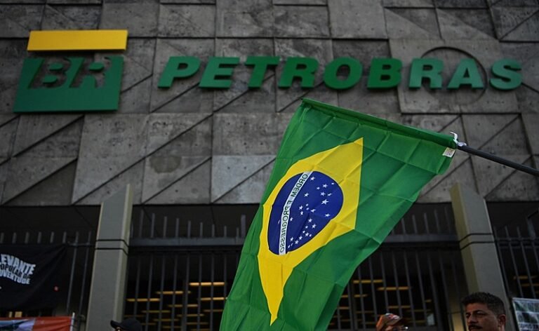 Petrobras aprova construção de usinas solares em três refinarias