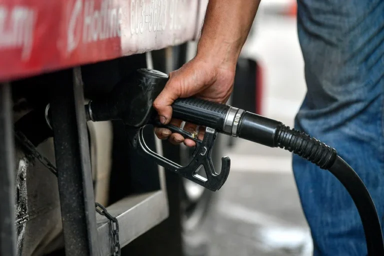 Diesel sobe quase 4 vezes mais que a inflação nos postos do Brasil em 1 ano