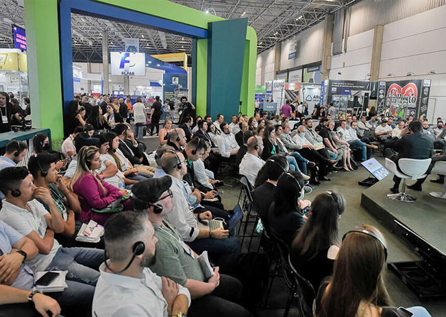 Arena do Conhecimento da ExpoPostos discute energia do futuro e desafios e oportunidades das lojas de conveniência