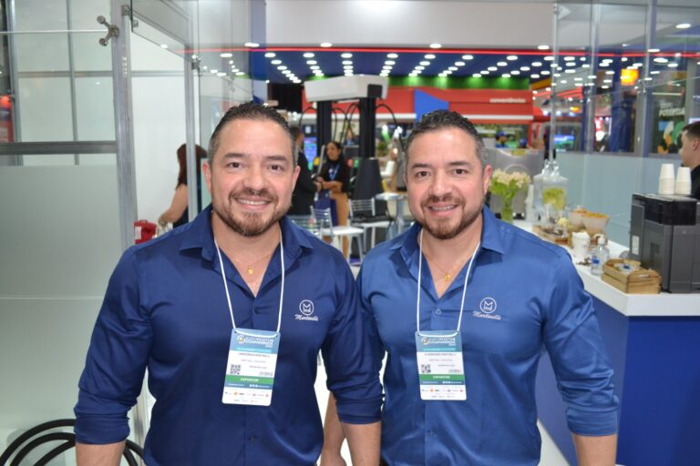 Indústrias Martinelli leva mangueira Elaflex para a Expopostos