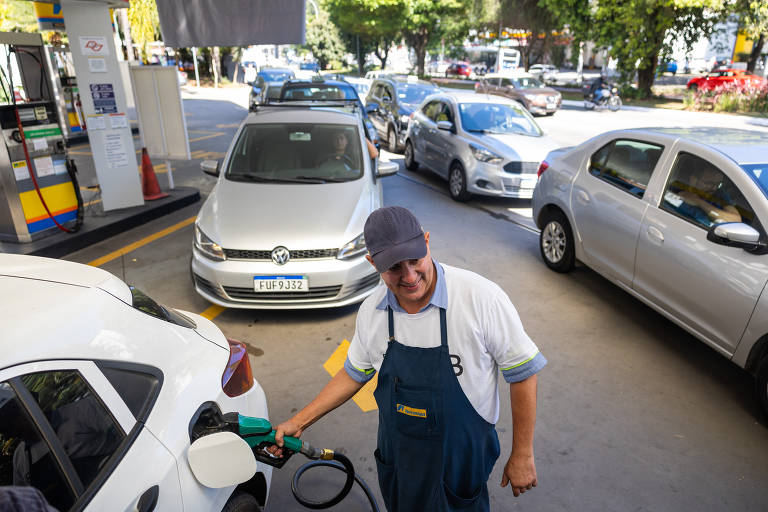 Reajuste dos combustíveis vai de ‘provável’ a ‘possível’ com vaivém do petróleo