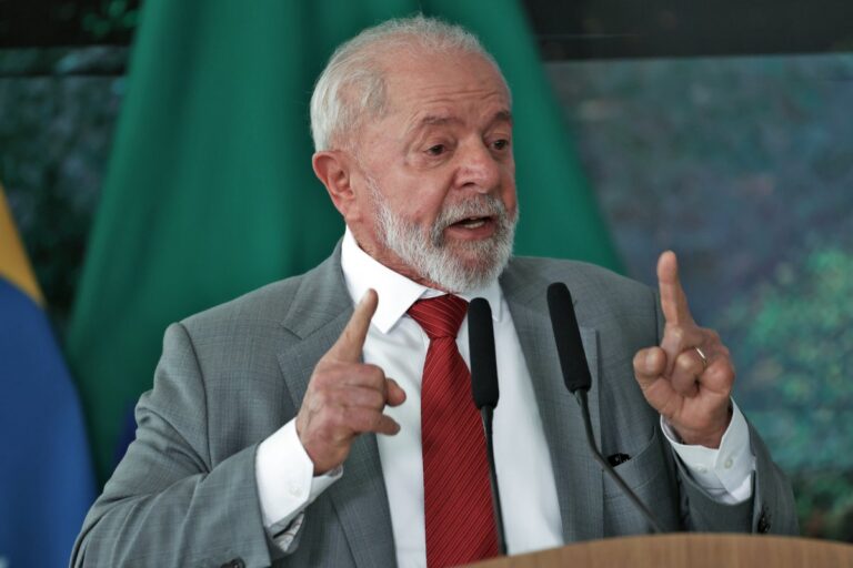 Lula veta acesso a Fundo Clima e trecho que beneficiava carro elétrico