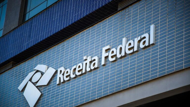 Receita Federal irá monitorar dados de cartão de crédito e Pix