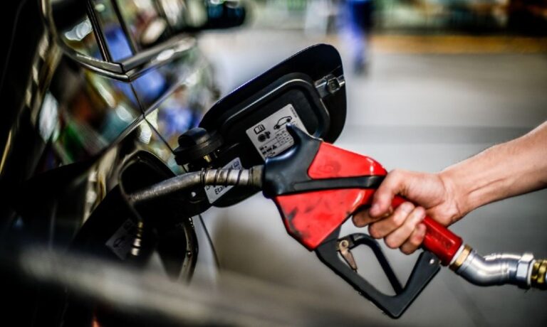 Gasolina e diesel voltam a subir nos postos, atingindo maior preço do governo Lula