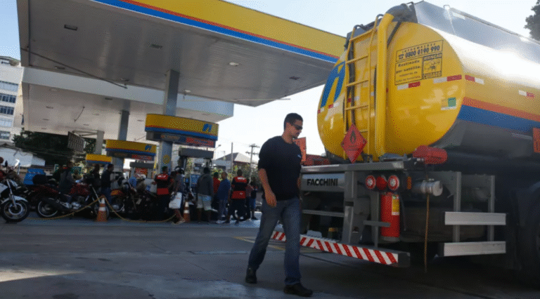 Preços dos combustíveis fecham abril em queda, com diesel em destaque, aponta IPTL