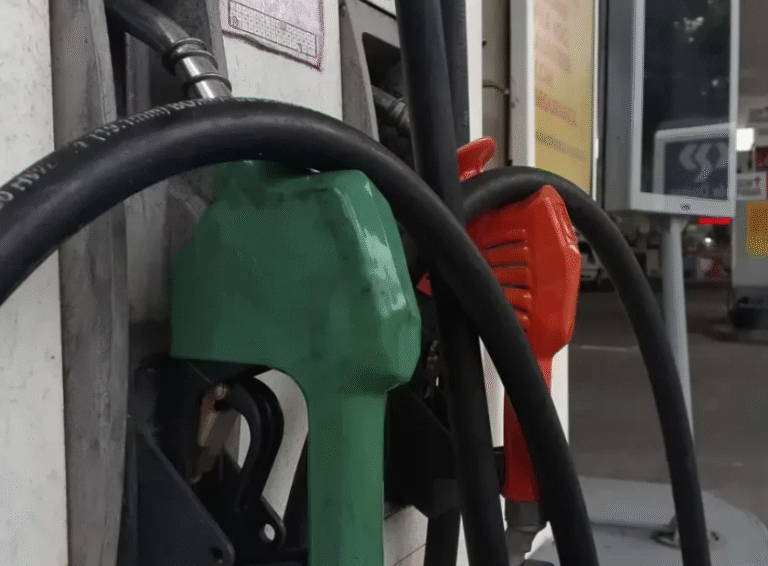 Etanol e gasolina encerram maio em queda na comparação com abril