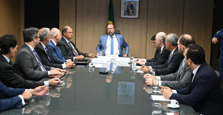 Silveira e deputados se reunem para fortalecer ações contra fraudes nos biocombustíveis