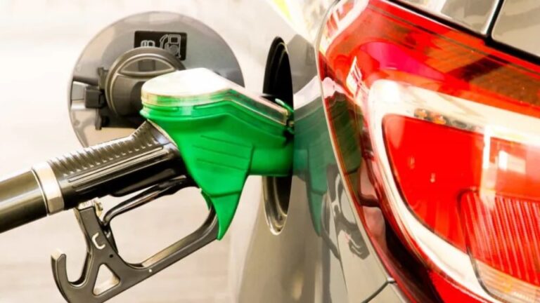 Gasolina e diesel atingem maior defasagem desde janeiro com alta do petróleo