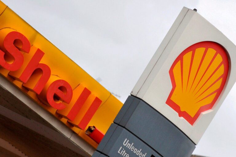 Shell está em negociações para comprar rival BP, diz jornal