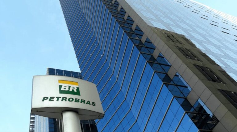 Petrobras consegue segurar preços de combustíveis com impactos da guerra?