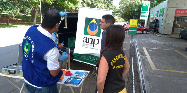 ANP recebe equipamento que detecta teor de biodiesel no diesel