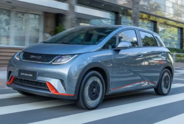 Busca por carros elétricos usados sobe acima dos híbridos