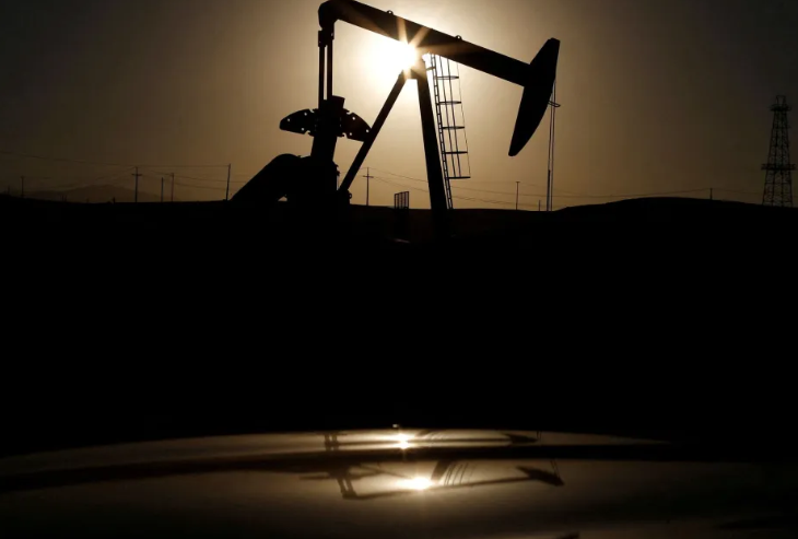 Petróleo fecha em alta movido por otimismo sobre acordo entre EUA e UE