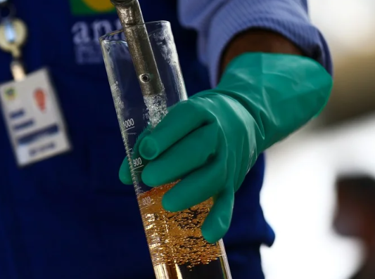 Importação de etanol pelo Brasil pode subir mais de 5 vezes com nova mistura na gasolina