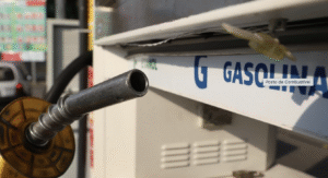 Gasolina passa a ter 30% de etanol nesta sexta (1º), sem previsão de queda nos preços