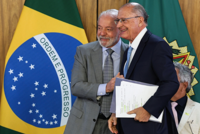 Governo discute alternativas com setores afetados por tarifaço de Trump