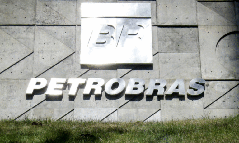 Petrobras quer colocar produtos com etanol no mercado ‘em curto espaço de tempo’, diz diretora